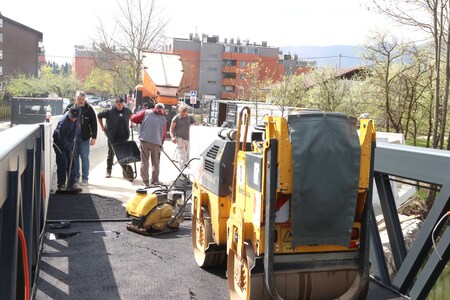 ASFALTIRANJE MOSTU 06 FOTO LJUBO VUKELIČ